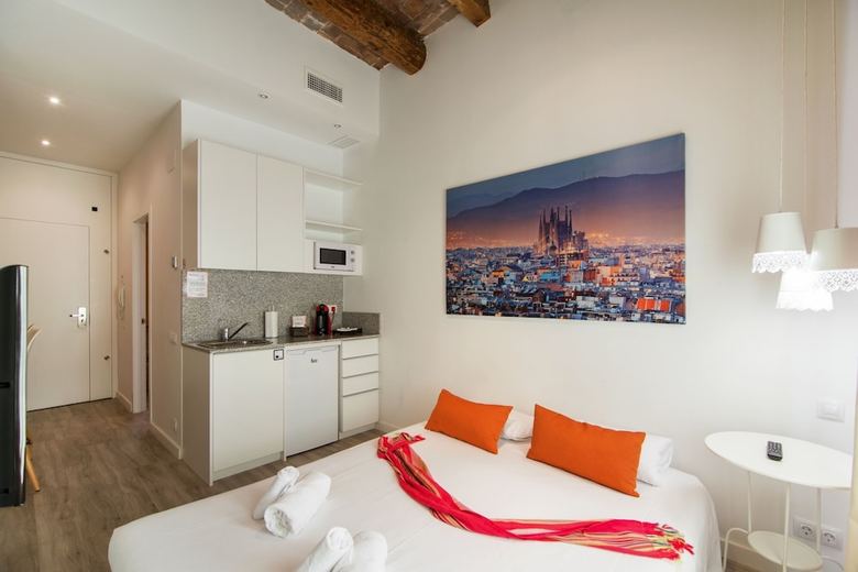Apartamento Happy People Sagrada Familia Gaud�