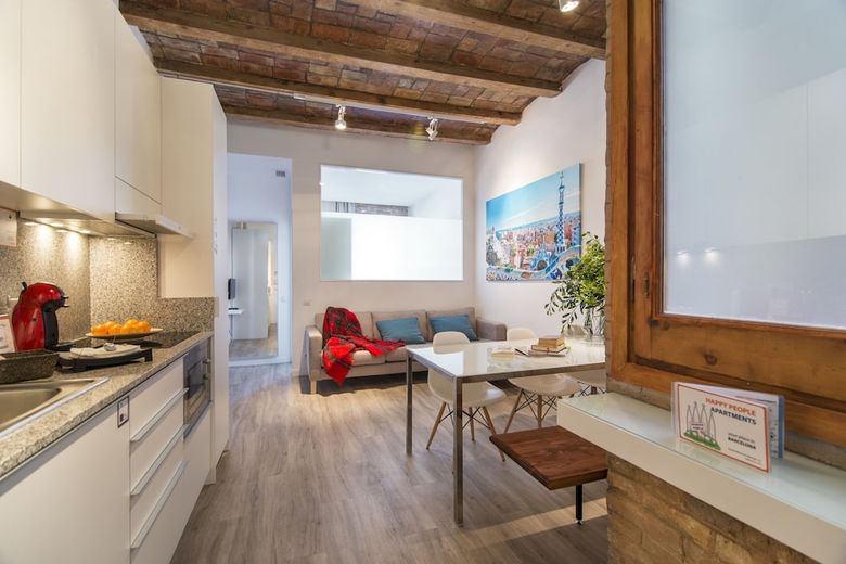 Apartamento Happy People Sagrada Familia Gaud�