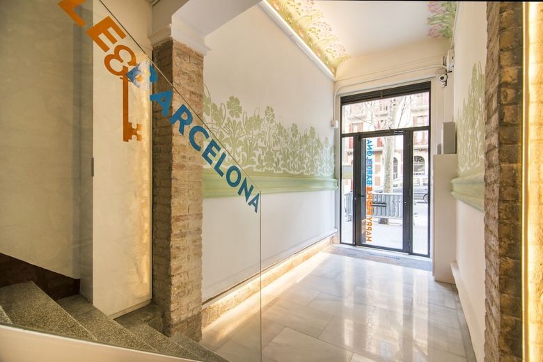 Apartamento Happy People Sagrada Familia Gaud�