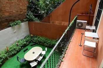 Barcel� Hostel