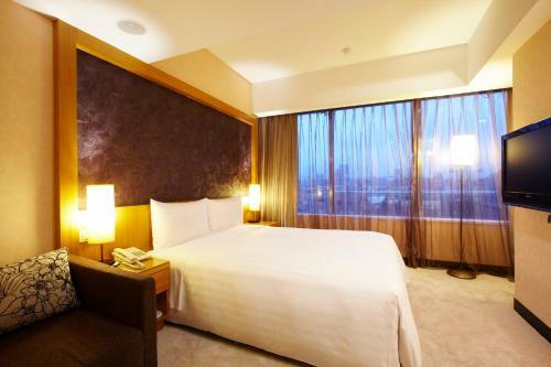 Hotel B