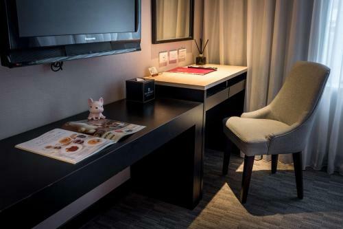 Hotel B