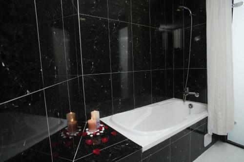 Hotel B