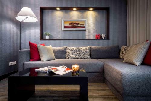 Hotel B