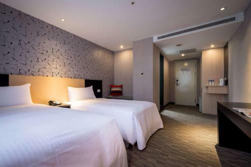 Hotel B