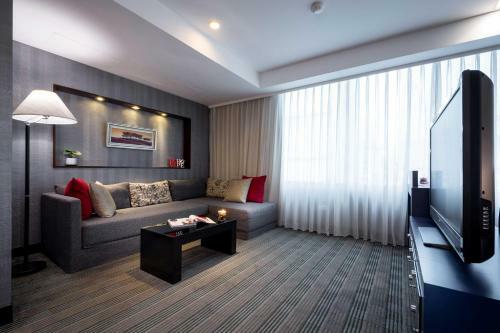 Hotel B