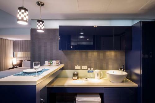 Hotel B