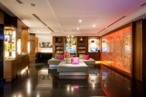 Hotel B
