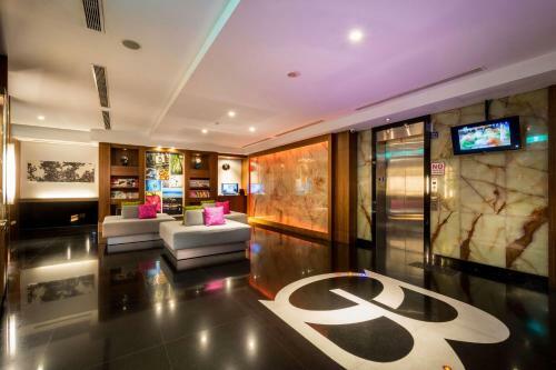 Hotel B