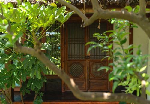 The Seaes Hotel & Resort