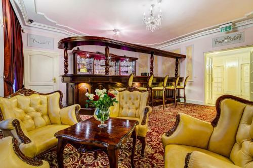 Hostal Paacyk Otrbusy Business & Spa