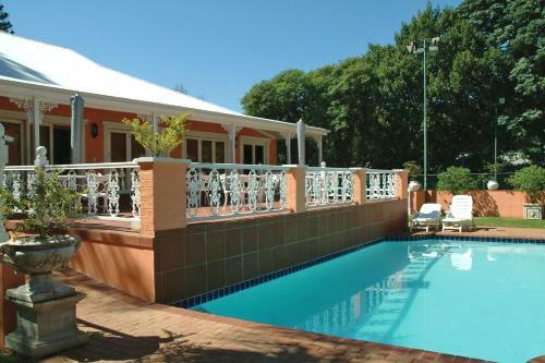Hostal Sica's Guest House