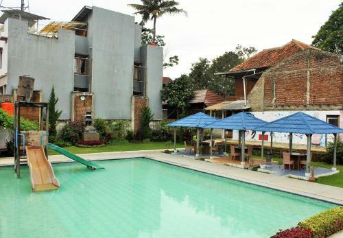 Garden Hostel