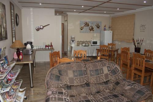 Hostal Agros Guest House