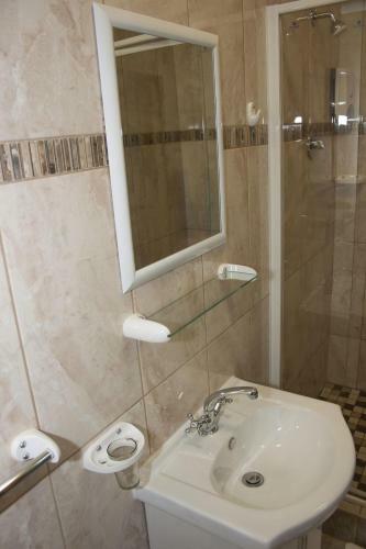 Hostal Agros Guest House