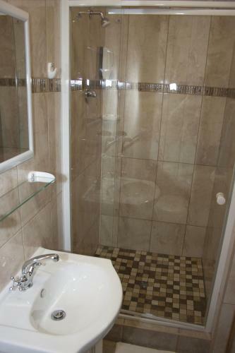 Hostal Agros Guest House