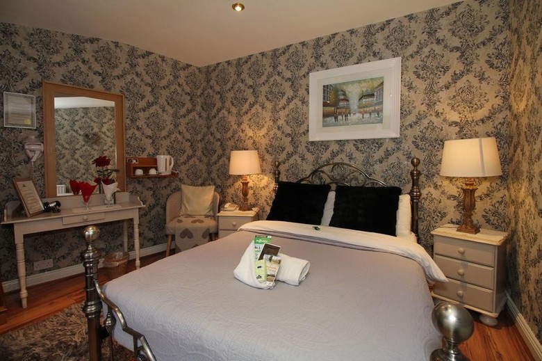 Hostal Donnybrook Hall