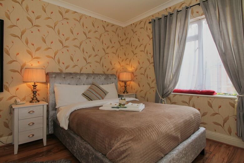 Hostal Donnybrook Hall