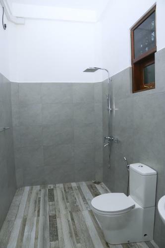 Hostal Shine Park