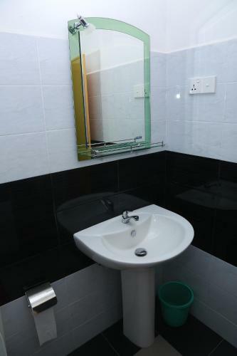 Hostal Shine Park