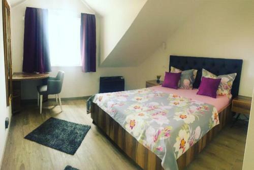 Hostal Villa White