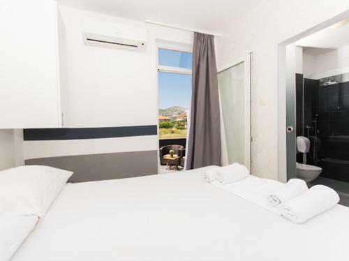 Hostal Villa White