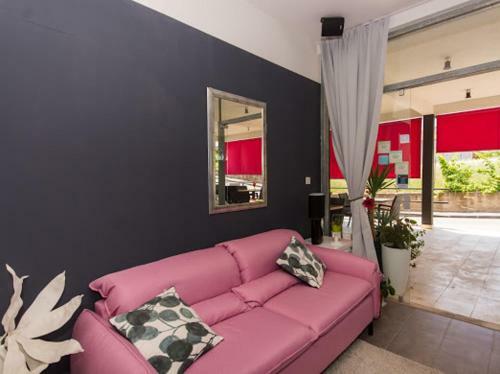 Hostal Villa White