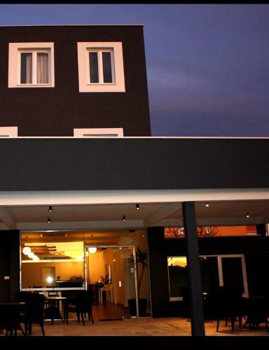 Hostal Villa White