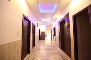 Hotel Nirvana Palace