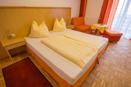 Hostal Caf� Pension Alpina