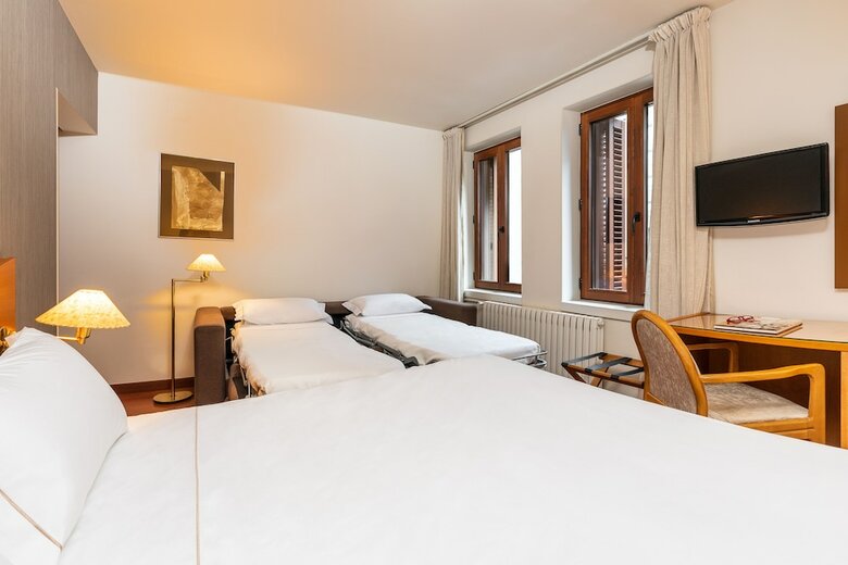 Hotel De L'isard