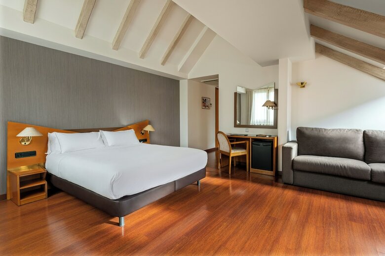 Hotel De L'isard