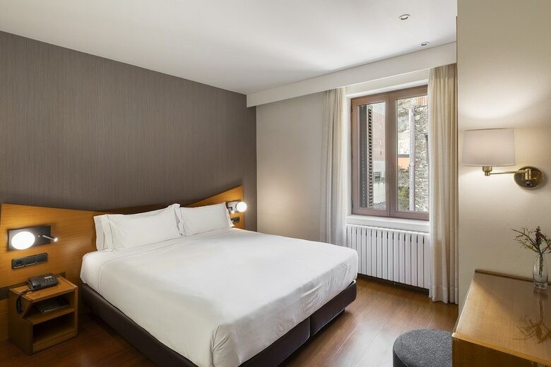Hotel De L'isard