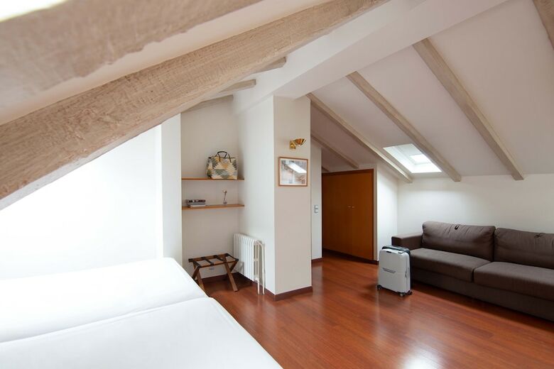 Hotel De L'isard