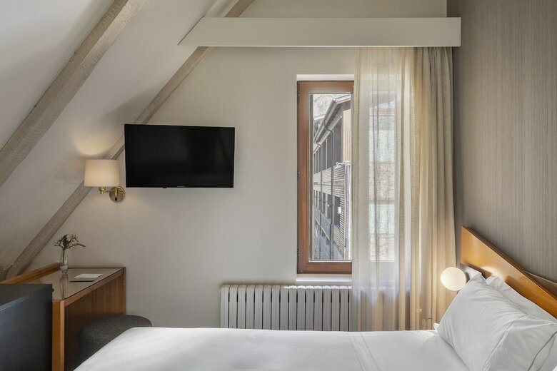 Hotel De L'isard