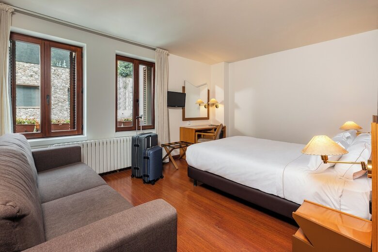 Hotel De L'isard