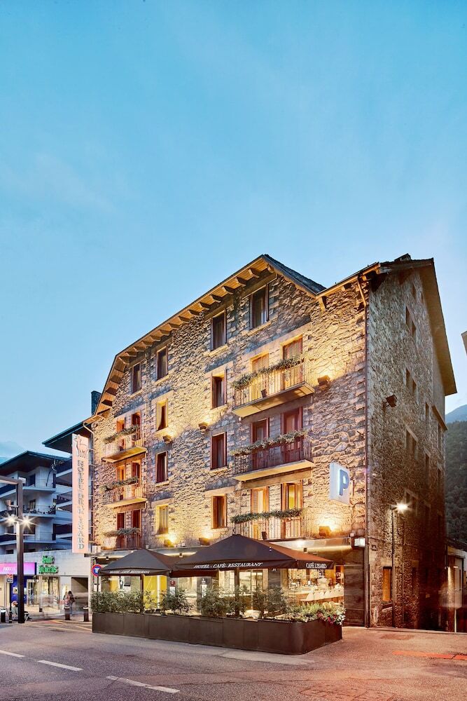Hotel De L'isard