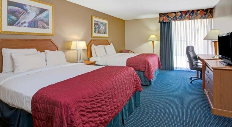 Hotel Baymont Inn & Suites Florida Mall