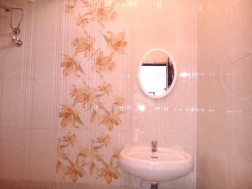 Hostal La Blanche Guest House