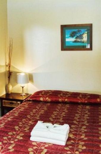 Pohutu Lodge Motel