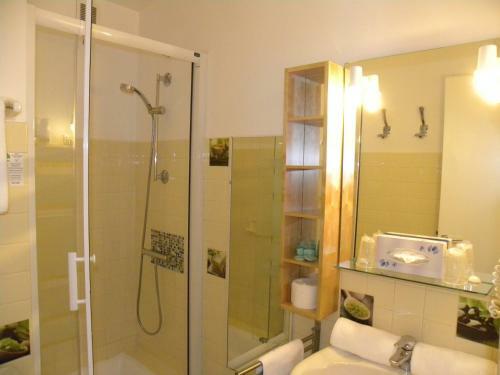 Anglade Hotel
