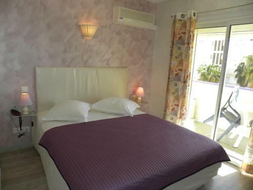 Anglade Hotel