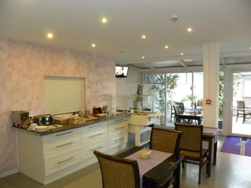 Anglade Hotel
