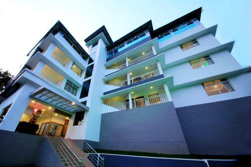 Hotel Monsoon Grande