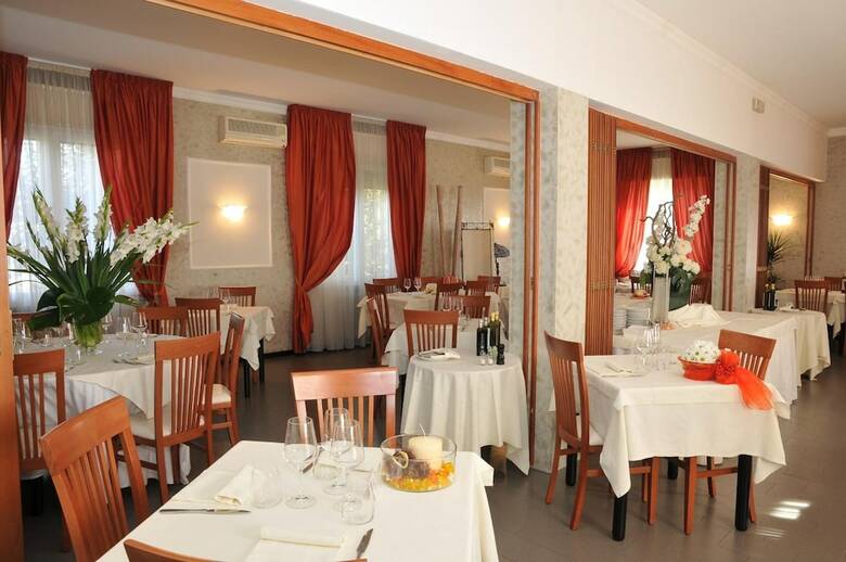 Hotel Mini Palace - Small & Charming