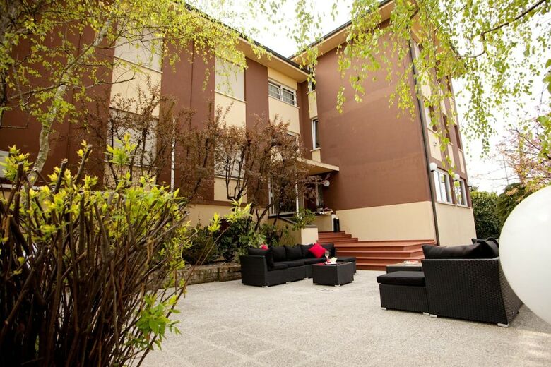 Hotel Mini Palace - Small & Charming