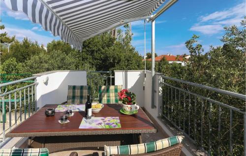 Apartment Kastel Stari 96 With Outdoor Swimmingpool