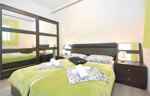 Apartment Kastel Stari 96 With Outdoor Swimmingpool