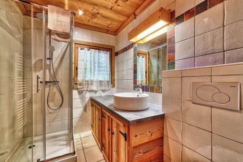 Yeti Lodge Chalets