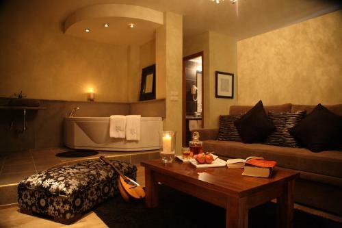 Hotel Mousiko Pandoxeio